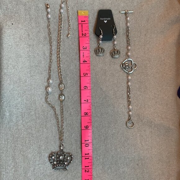 Trio Necklace Bracelet & Earrings - silver tone crowns white pearls - Picture 13 of 13